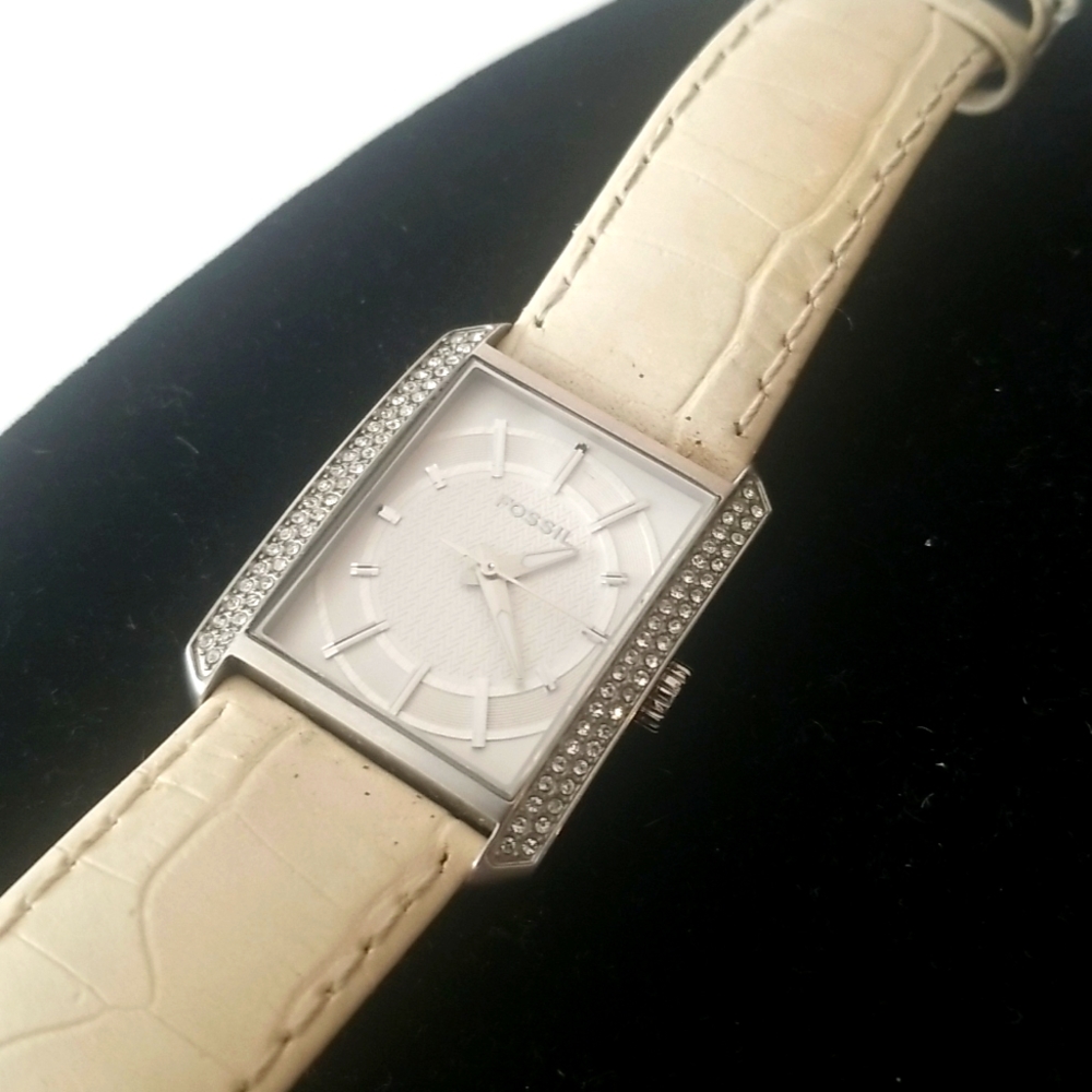 FOSSIL Ladies Silver and Rhinestone Watch - Picture 3 of 6